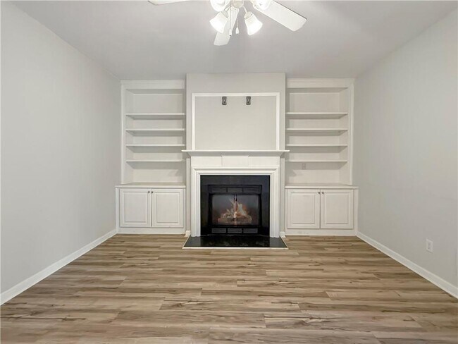 Building Photo - 1645 Southgate Mill Dr