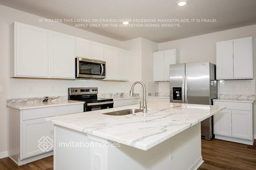 Building Photo - 7985 Majestic Palms Ct