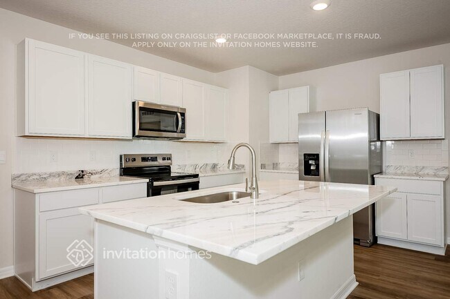 Building Photo - 7973 Majestic Palms Ct