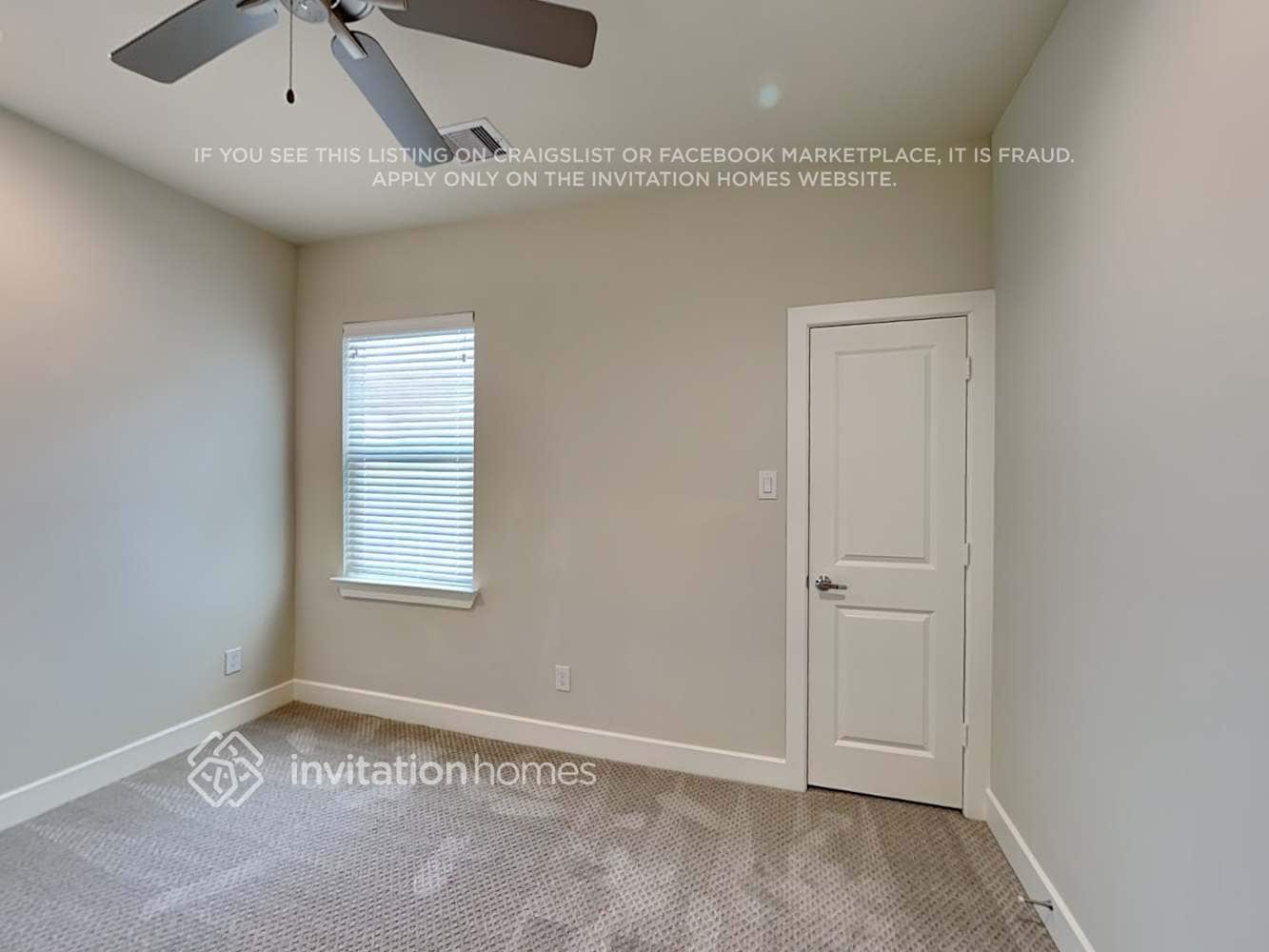 Building Photo - 10522 Executive Lake Dr