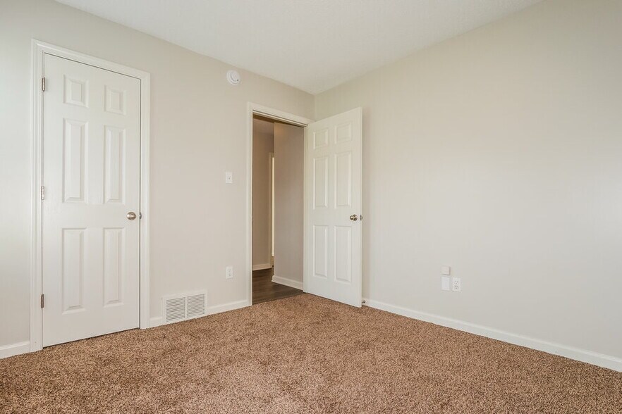 Building Photo - 10104 Cross Hill Dr