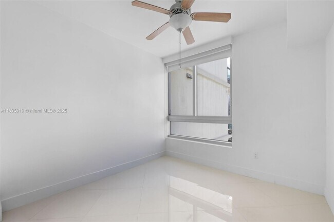 Building Photo - 350 S Miami Ave