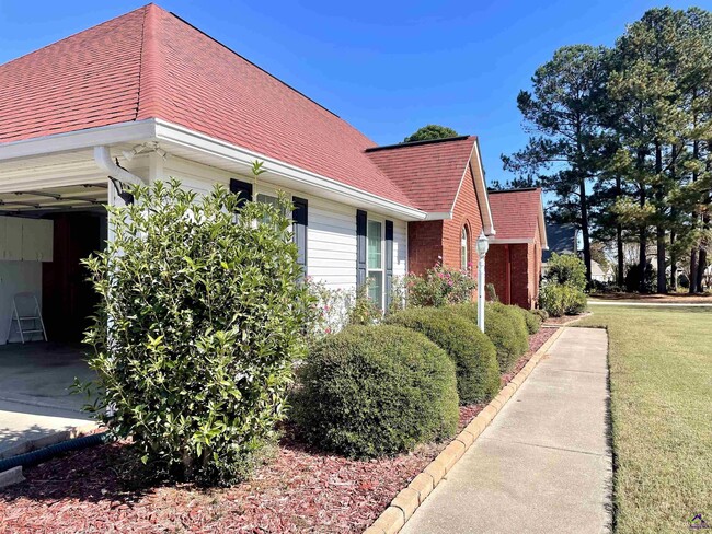 Building Photo - 205 Ellicott Dr