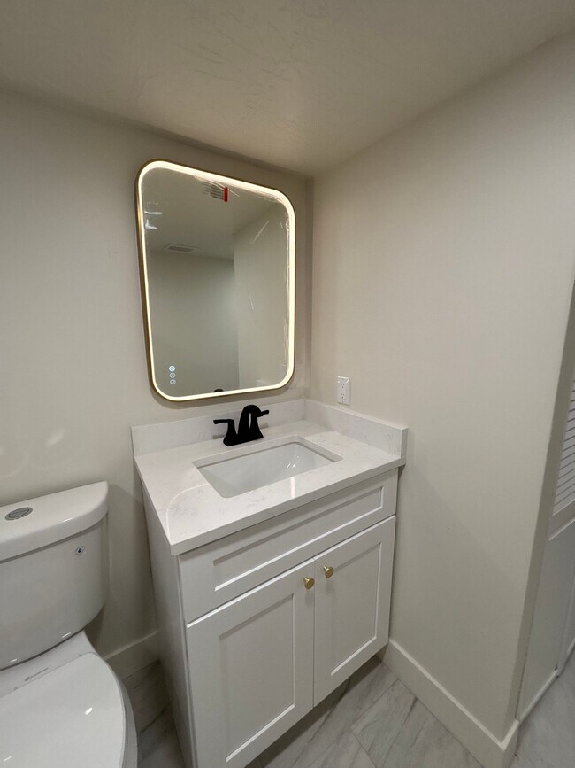 Building Photo - 7408 S Ramanee Dr