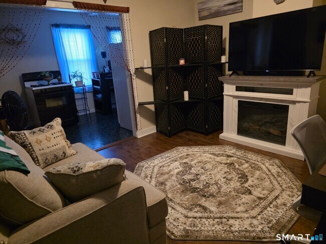 Building Photo - 21 S B St