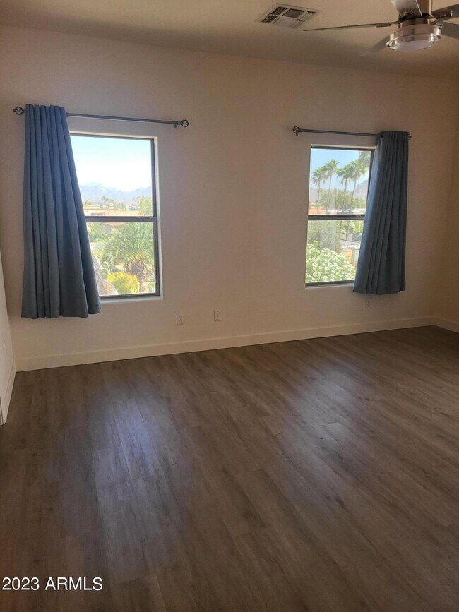 Building Photo - 16616 E Gunsight Dr