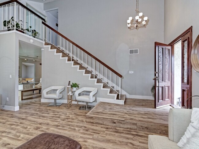Building Photo - 5728 El Cabo Ct