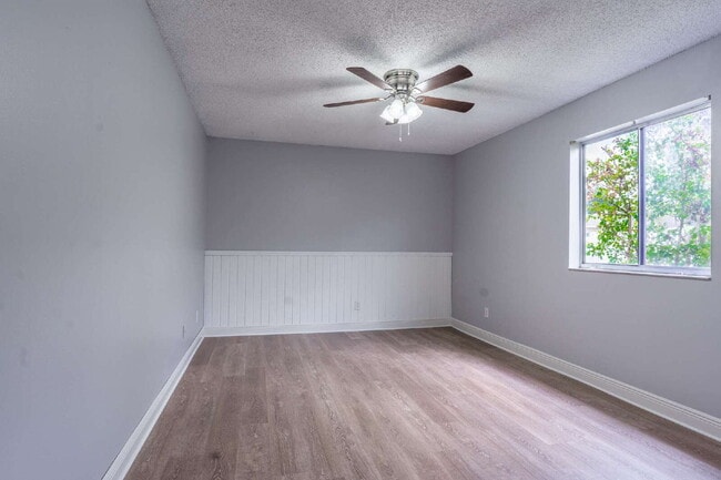 Building Photo - Minutes from UCF | Updated 4BR/3BA Home with Private Fenced Backyard