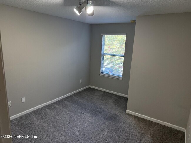 Building Photo - 4220 Plantation Oaks Blvd