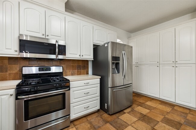 Building Photo - 14874 Cygnus Ct