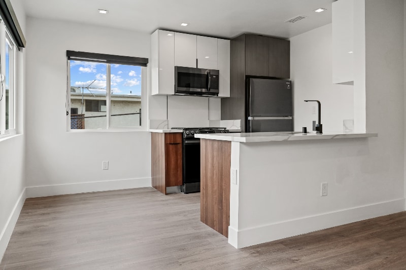 Building Photo - 701 N Hill Pl