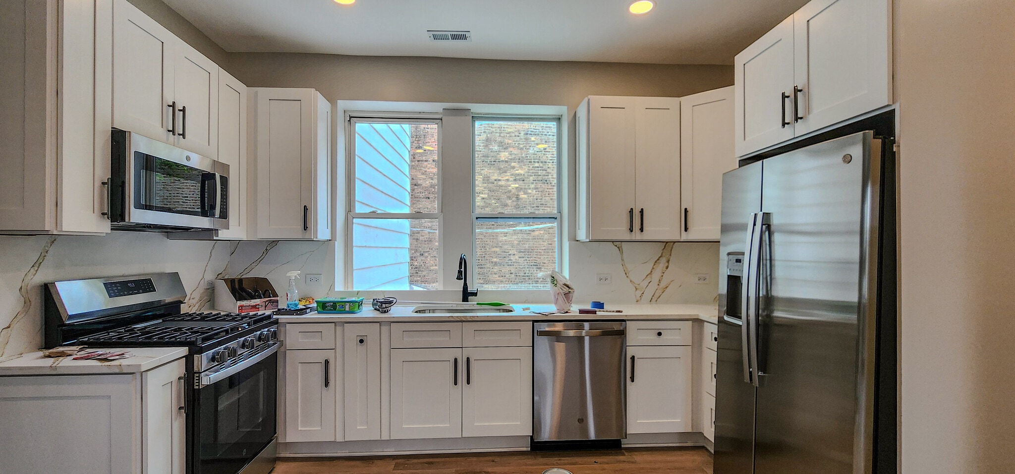 Building Photo - 2552 S Central Park Ave