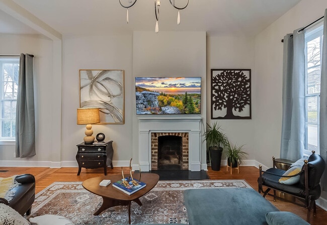 Building Photo - 612 Shelby St