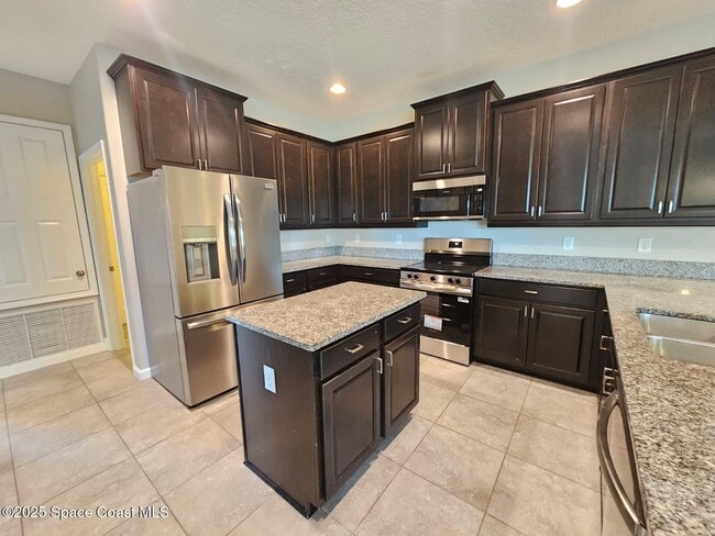 Building Photo - 3820 Watergrass St