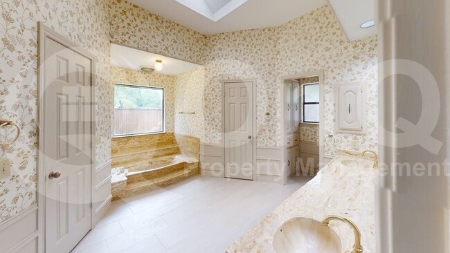 Building Photo - 3513 Diamondhead Dr