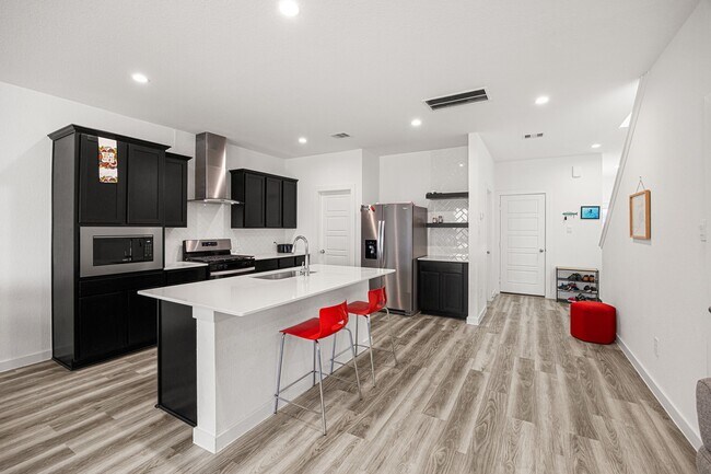 Building Photo - 12313 Churchill downs Dr