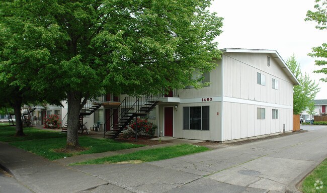 Building Photo - Amber Court