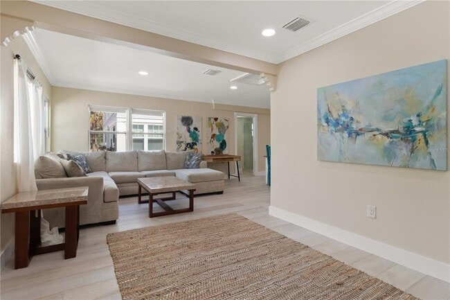 Building Photo - 609 N Osceola Ave