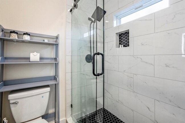 Building Photo - 5 Estelle St