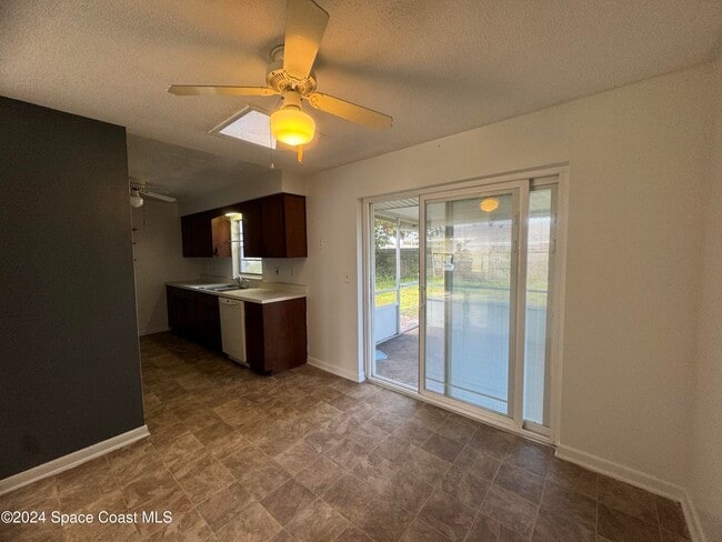 Building Photo - 2970 Hobbs Pl