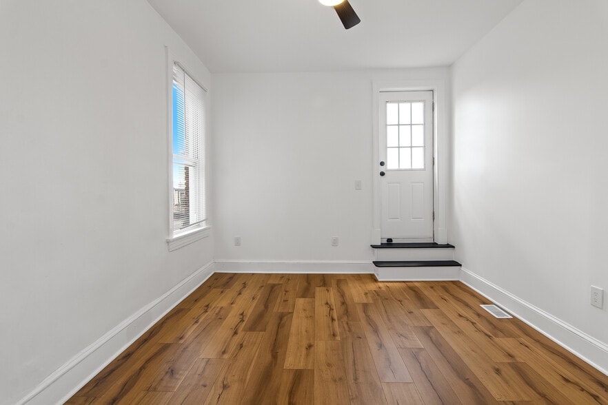 Building Photo - 813 Whitelock St