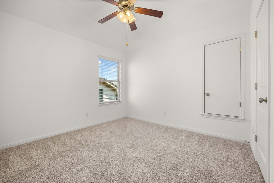 guest room 3 - 5929 Gunnison Turn Rd