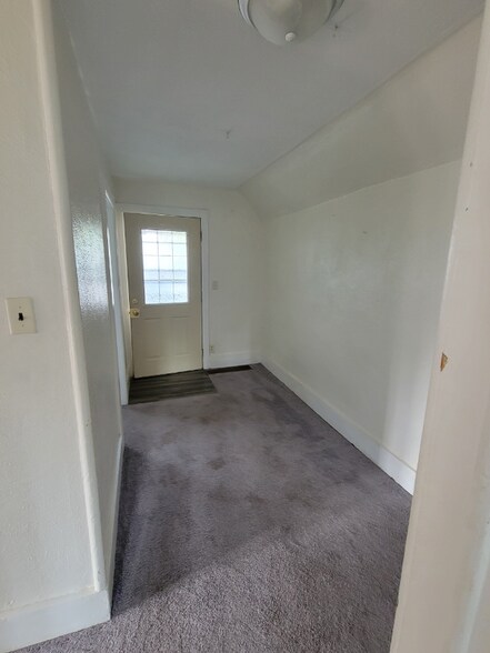 Building Photo - 115 N Mill St