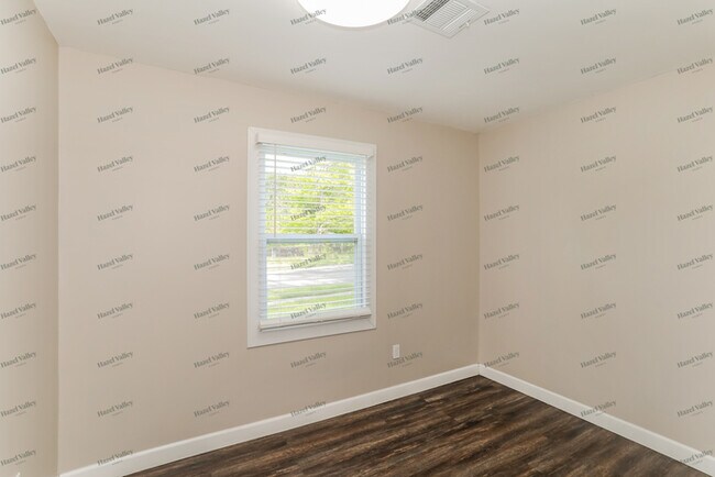 Building Photo - 9585 Loralinda Dr