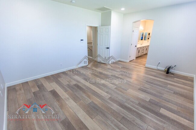 Building Photo - 14616 W Windward Ave