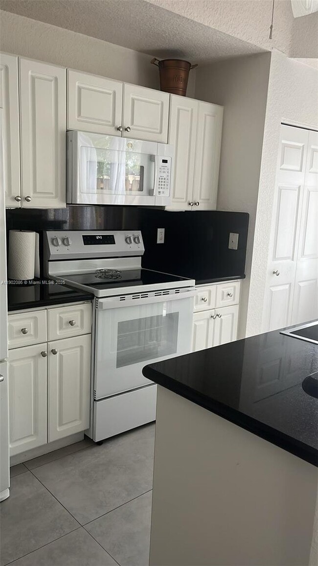 Building Photo - 4932 Tradewinds Ter