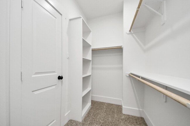 Building Photo - 5531 Nielan St