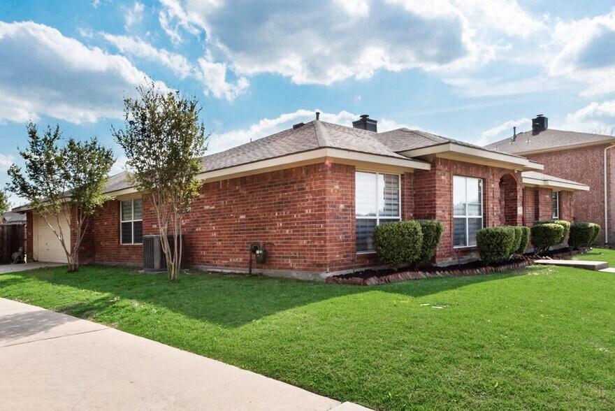 Building Photo - 506 Pecos Path Dr