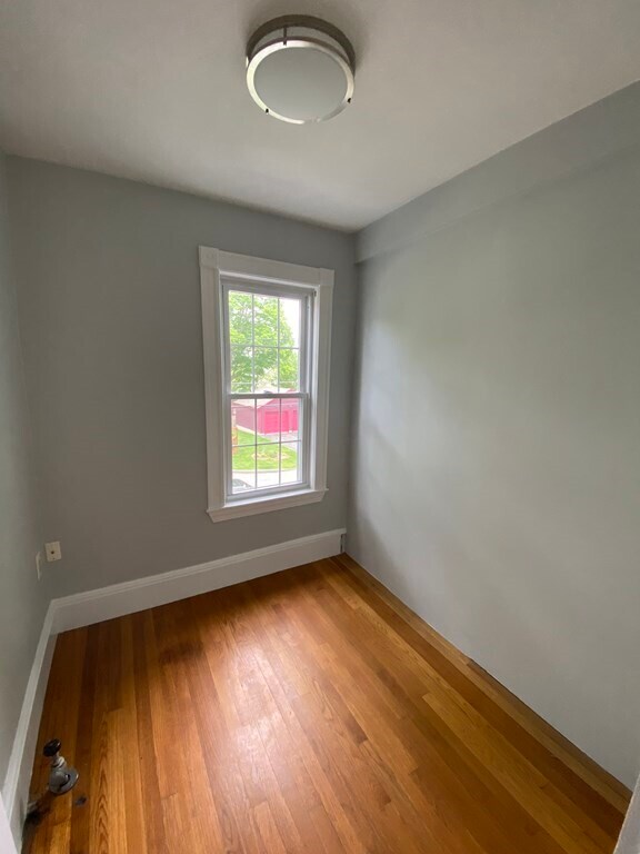 Building Photo - 12 Avon St