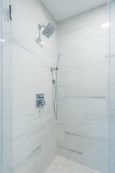 Building Photo - 360 Orange Rd