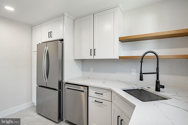 Building Photo - 149 2nd Ave