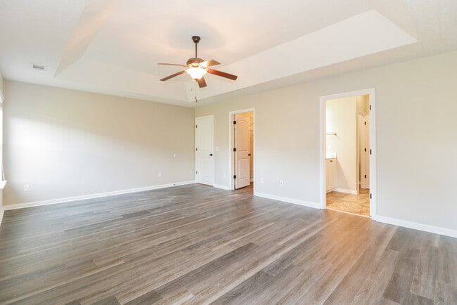 Building Photo - 4418 Raleigh Dr