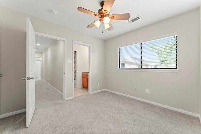 Building Photo - 6614 Autumn Flowers Dr