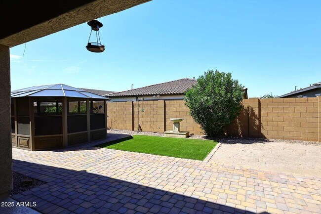 Building Photo - 2516 E King Bird Dr