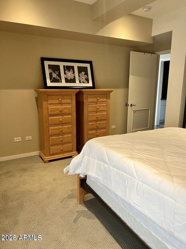 Building Photo - 7157 E Rancho Vista Dr