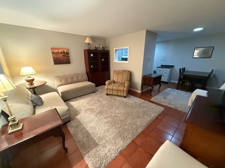 Building Photo - 3101 Colonial Way