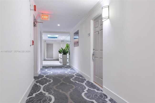 Building Photo - 10350 W Bay Harbor Dr