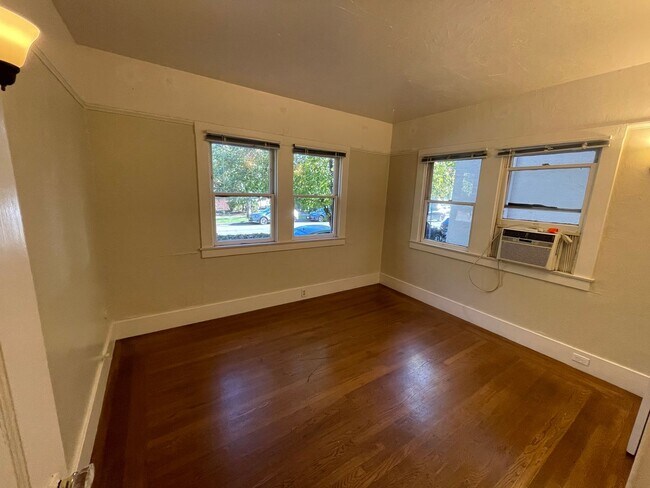 Building Photo - Charming one-bed, one-bath apartment in Midtown