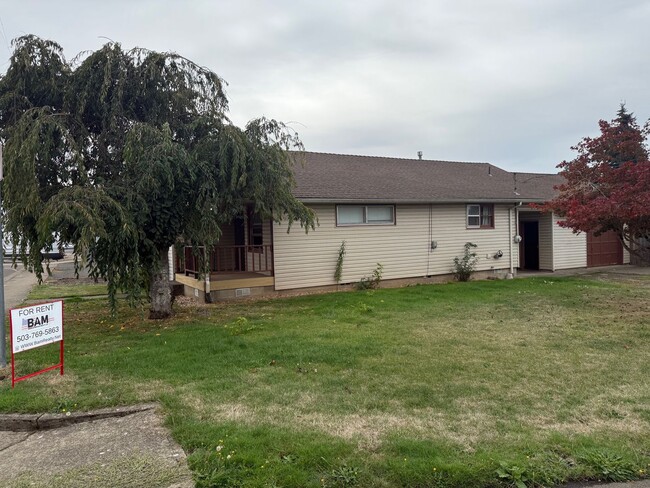 Primary Photo - 2 Bedroom 1 Bathroom Home Available in Aum...