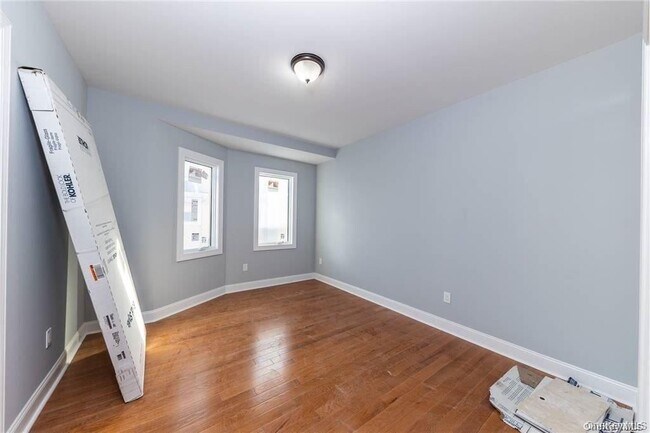 Building Photo - 237 W Market St