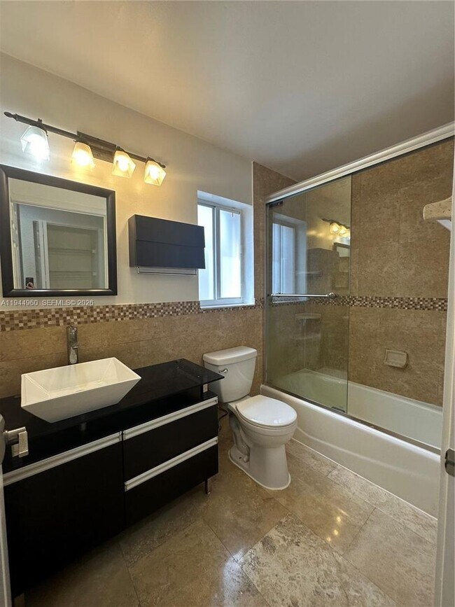 Building Photo - 4279 Greenbriar Ln