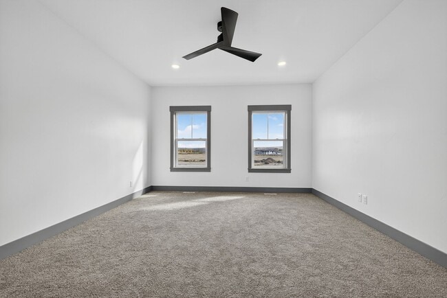 Building Photo - BRAND NEW TOWNHOME IN AMMON IDAHO 3 BED 2....