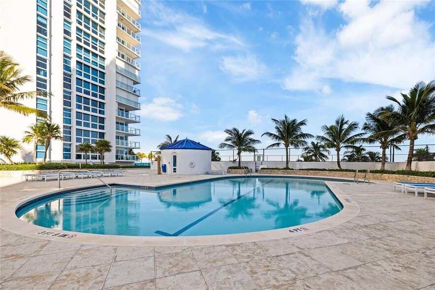 Building Photo - 1360 S Ocean Blvd