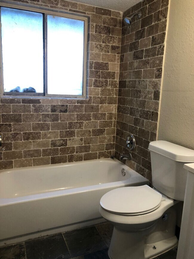 Building Photo - 430 Sunset