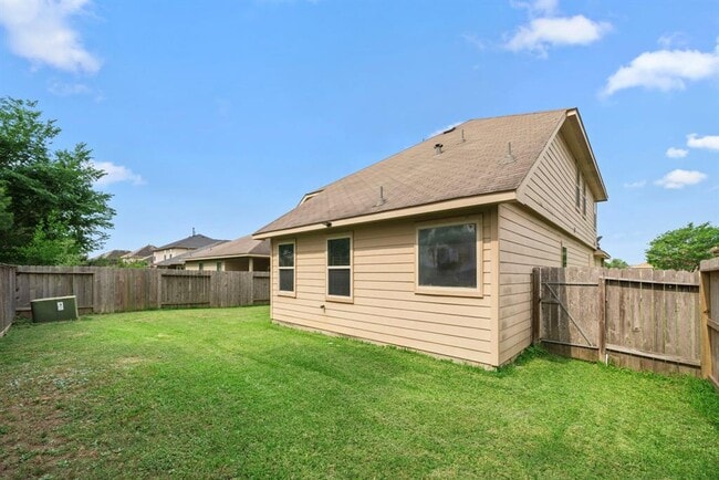 Building Photo - 25426 Saddlebrook Champion Way