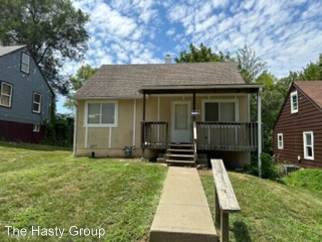 Primary Photo - 4 br, 1 bath House - 5438 Norton Ave